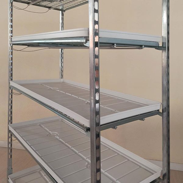 Chariot grillagé avec kit d'éclairage LED pour GERMINATION ET GREFFAGE