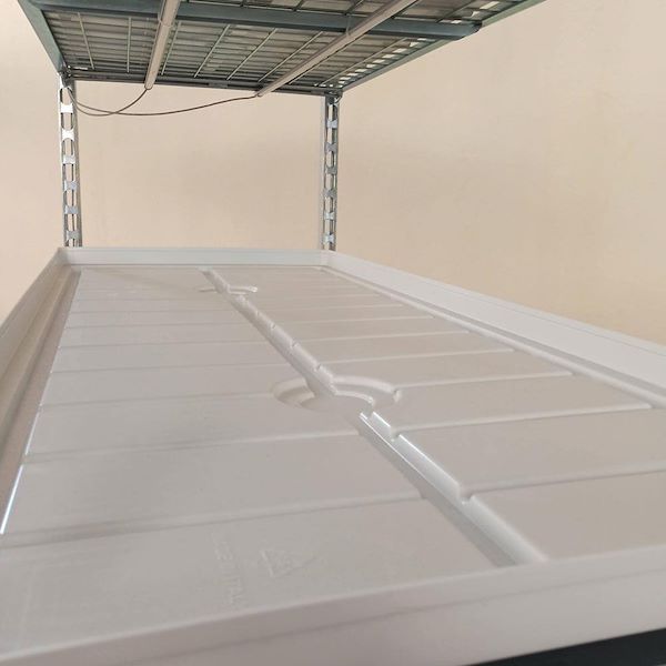 Chariot grillagé avec kit d'éclairage LED pour GERMINATION ET GREFFAGE