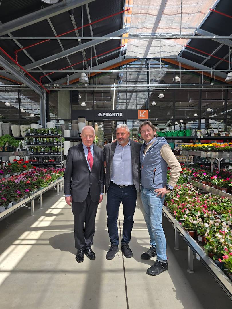 Organizzazione Orlandelli feiert das Debüt von PRAKTIS in der Welt der Pflanzen und Blumen
