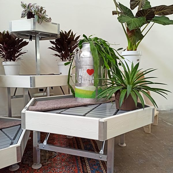 Mesa hexagonal en madera linea amor