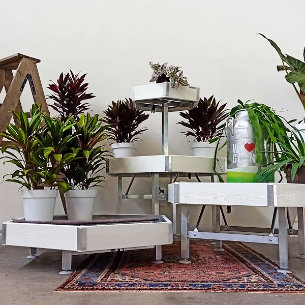 Mesa hexagonal en madera linea amor