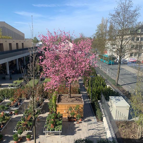 Ready-to-assemble fixed water tables in aluminum