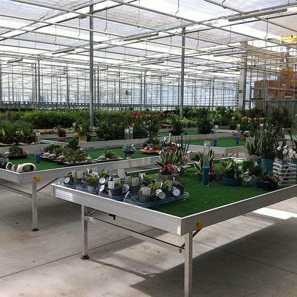 Ready-to-assemble fixed water tables in aluminum