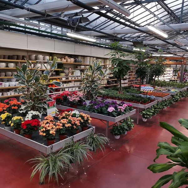 Ready-to-assemble fixed water tables in aluminum