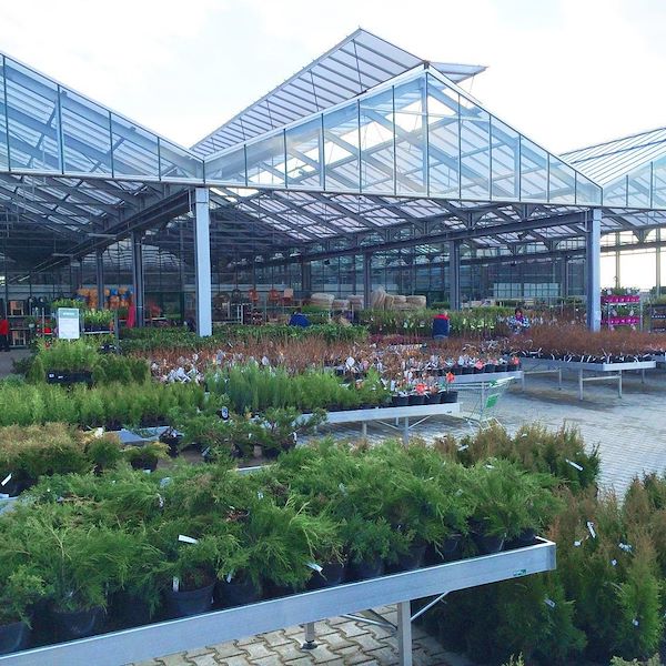 Ready-to-assemble fixed water tables in aluminum