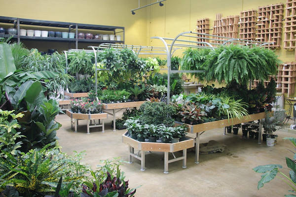 El mobiliario AMOR rediseña la zona de plantas y flores de “Urban Hardware”