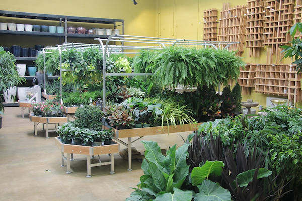 El mobiliario AMOR rediseña la zona de plantas y flores de “Urban Hardware”