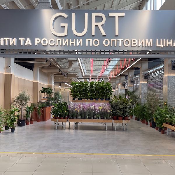 Gurt Flora choisit le mobilier Orlandelli pour son imposant magasin de Kyiv