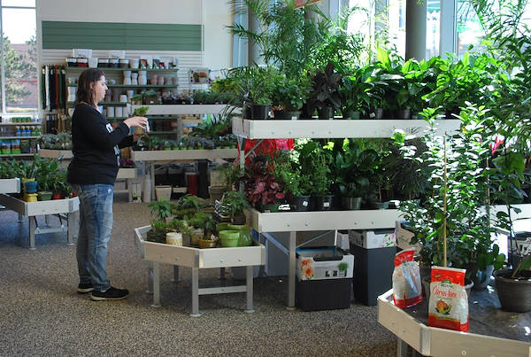 Inauguran los nuevos Petitti Garden Center