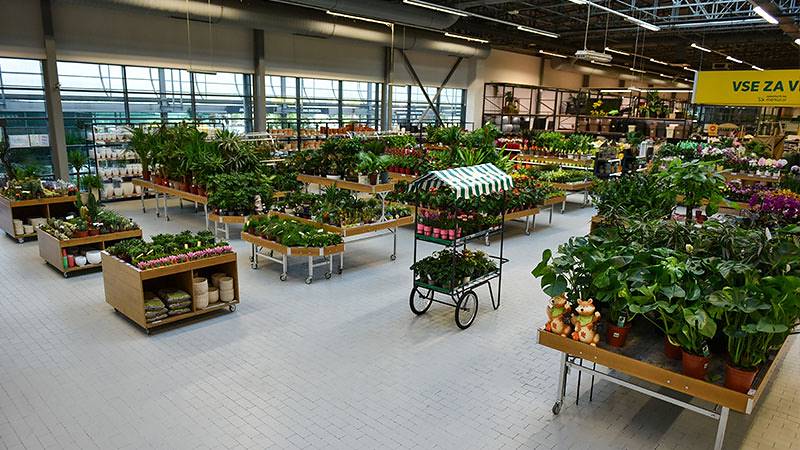 MERKUR enrichit le département plantes et fleurs avec les concepts Orlandelli