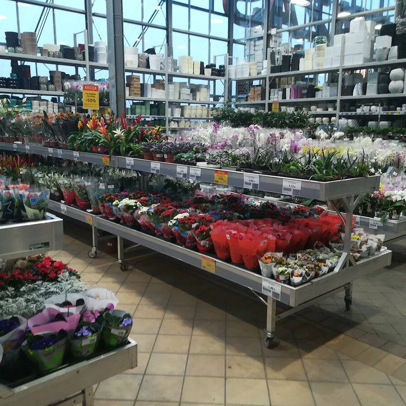 Mesa soldada en Aluminio con Ruedas