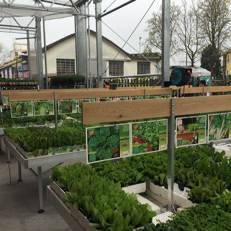 Porta gráfica en madera con soporte regulable en altura